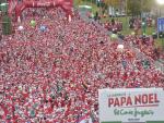 Un total de 10.000 corredores participan en la quinta edición de la Carrera de Papá Noel El Corte Inglés