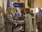 Cospedal felicita a las tropas españolas en África por "defender la democracia, la libertad y los Derechos Humanos"