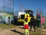 La Policía concluye la inspección de un solar en Valdebernardo (Madrid) frecuentado por los yihadistas detenidos