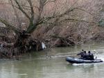 Un helicóptero del Gobierno se une a la búsqueda del joven desaparecido en el río Arga