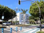 El Ayuntamiento de Estepona interviene en más de 25 kilómetros de señalización para reforzar la seguridad vial