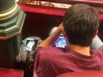 Ferreiro cree una "anécdota" su fotografía jugando con su tablet en el Congreso, aunque reconoce que no fue "afortunado"