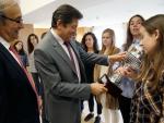 Javier Fernández felicita al Hostelcur Gijón por potenciar "de modo sobresaliente" la incorporación de mujeres al hockey