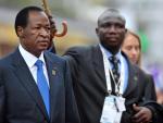Burkina Faso vota sin incidentes graves y convencida de victoria de Compaoré