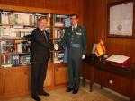 Primo Jurado recibe al teniente coronel Juan Carretero, nuevo jefe de la Comandancia de la Guardia Civil