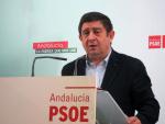 Reyes ratifica su decisión de presentarse a la reelección como secretario general del PSOE provincial