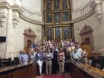 El presidente del Centro de Día Córdoba 2, José Yllanes, reconocido por sorpresa en el Parlamento andaluz