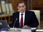 Ponta presenta su dimisión tras las masivas protestas contra el Gobierno en Bucarest
