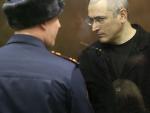 Un tribunal de Moscú declara culpables a Jodorkovski y a su socio Lébedev