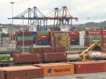 (Ampl.) Los estibadores programan tres semanas de conflicto en los puertos tras convocar nuevos paros