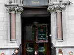 El AIB anula las bonificaciones tras recibir presiones del Gobierno irlandés