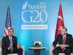 US President Barack Obama (L) speaks as Turkish Pr