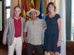 Santisteve y Artigas reciben al activista José Luis Fernández, defensor de territorios indígenas mexicanos