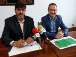 El Ayuntamiento acometerá las obras de renovación del campo de fútbol de Revilla