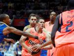 La ACB vive un domingo de sorpresas con las derrotas del Baskonia y Barcelona