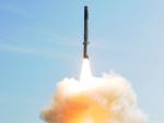 La India prueba una nueva versión de su misil con capacidad nuclear Agni-II