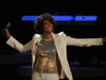 Whitney Houston aplaza su concierto en París por