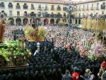 Miles de personas desafían al frío y a la lluvia para presenciar el Encuentro en León
