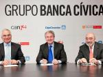 Cajas de Navarra, Canarias y Burgos firman el contrato del grupo Banca Cívica