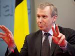 El Rey belga deja "en suspenso" su decisión sobre la dimisión del primer ministro