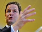 El liberal Nick Clegg califica a Brown de "político desesperado"