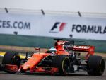 El McLaren de Alonso se gripa y detiene en la segunda vuelta de instalación
