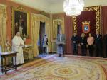 El Ayuntamiento de Pamplona recibe al Ángel de Aralar sin representantes de Arazandi e I-E