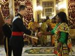 El Rey acredita a los embajadores de Letonia, Irak, Tailandia, Ghana, Mauritania, Italia y Argelia