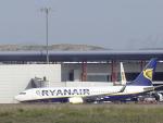 Ryanair propone recuperar hasta 600.000 pasajeros si Aena le permite embarcar y desembarcar a pie