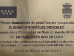 Soto del Real retira una placa de unas pistas de pádel inauguradas por González, ahora preso en el municipio