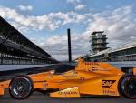 Alonso se sube al coche de la Indy 500 para tener la primera toma de contacto