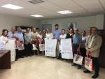 Diputación reparte 20.000 bolsas entre las hermandades del Rocío para la recogida de los residuos