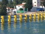 El Ministerio del Interior arregla la barrera antinarcotraficantes de la desembocadura del río Guadarranque