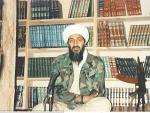 Osama Bin Laden en su refugio de Tora Bora