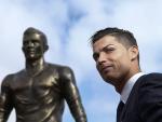 Cristiano Ronaldo inaugura una estatua con su figura en Madeira