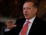 Erdogan respalda a Qatar y asevera que exigir el cierre de la base militar turca supone una "falta de respeto"