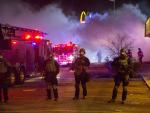 Ola de violencia en Ferguson al quedar libre el policía que mató a Brown
