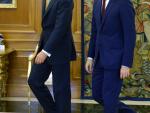 Pedro Sánchez será recibido el martes por el Rey, mientras espera la llamada de Rajoy
