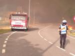 La Policía Local desaloja a los vecinos del lugar de Vilanova, en Cotobade (Pontevedra), a causa del incendio