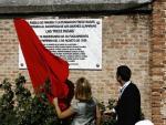 El PC de Madrid homenajea a las '13 rosas' y los '43 claveles', "mártires de la democracia y héroes de la historia"
