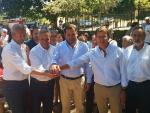Feijóo critica que a la Diputación de Pontevedra "no le gusta" que dos ayuntamientos del PP se fusionen