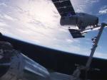 Tres astronautas viajan a la Estación Espacial Internacional para realizar trabajos de limpieza