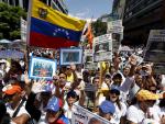 La oposición sale de nuevo a las calles de Caracas contra un "régimen que se desmorona"
