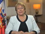El apoyo a Bachelet cae en medio del escándalo por el crédito millonario de su hijo