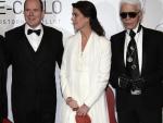 Lagerfeld apremia a Alberto de Mónaco a adelgazar, si quiere que le valga el traje de boda