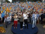Rajoy cree que "hay que andar con mucho cuidado al convocar referéndums" y llama a la tranquilidad