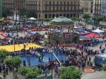 Pamplona viste de baloncesto la Plaza del Castillo con más de 250 equipos