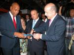 Ortega asiste en Cabo Verde a la inauguración de una industria canaria dedicada a la fabricación de zumo y café