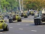 Cuba exalta sus 50 años de socialismo con un masivo desfile militar y popular