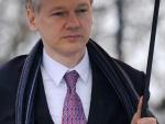 El exportavoz de WikiLeaks dice que Assange es un "paranoico" que se cree James Bond